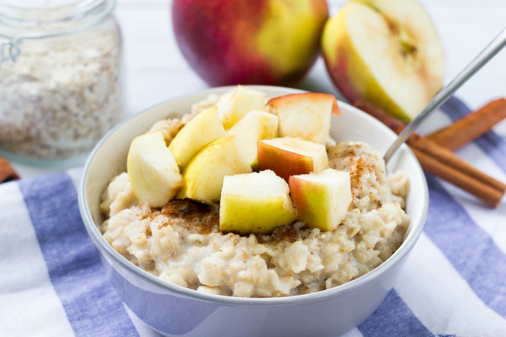 apple cinnamon lactation overnight oats